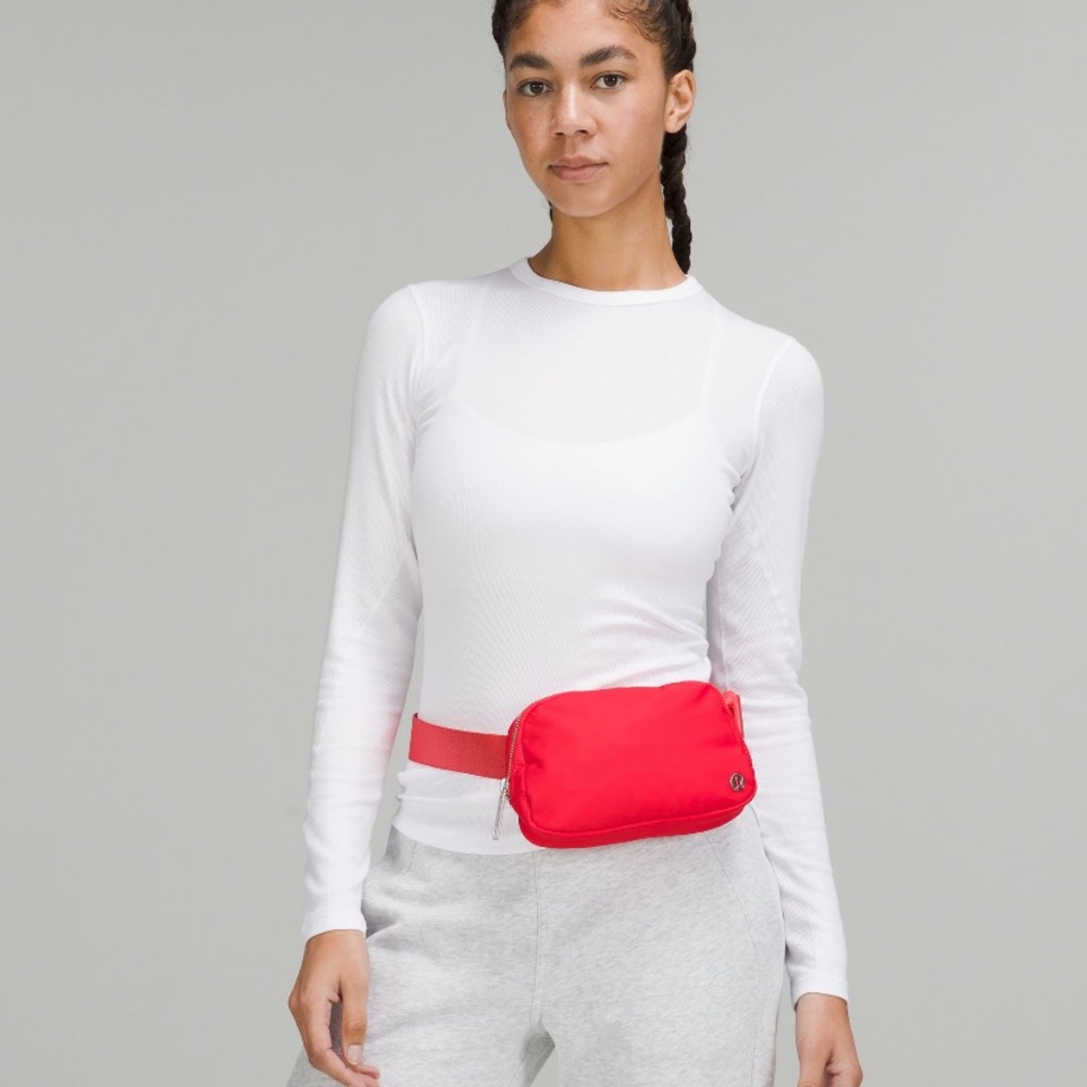 lululemon belt bag love red new with tag - Picture 6 of 10